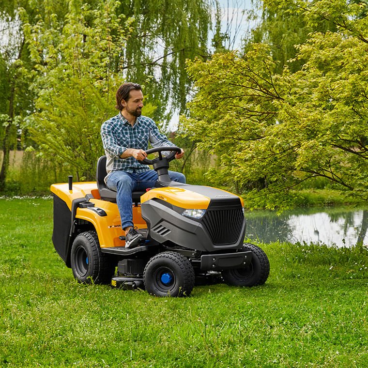 Pierwsza generacja traktorków akumulatorowych STIGA